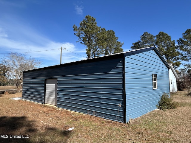 view of outdoor structure