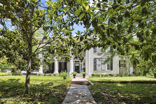 315 N St, Lexington, MS 39095 - view of front of house with a front lawn