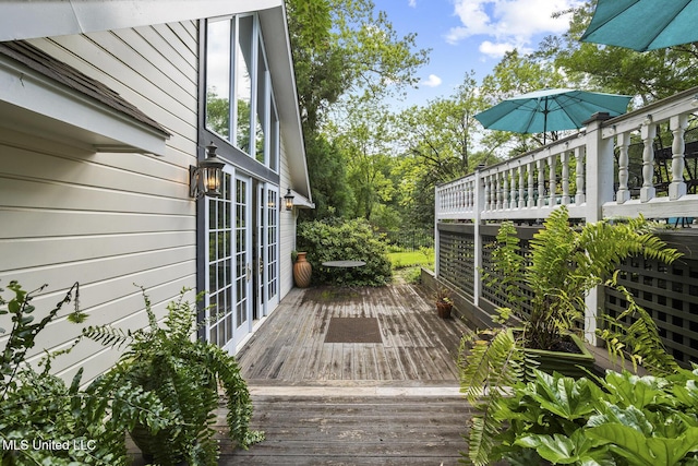 315 N St, Lexington, MS 39095 - deck featuring french doors