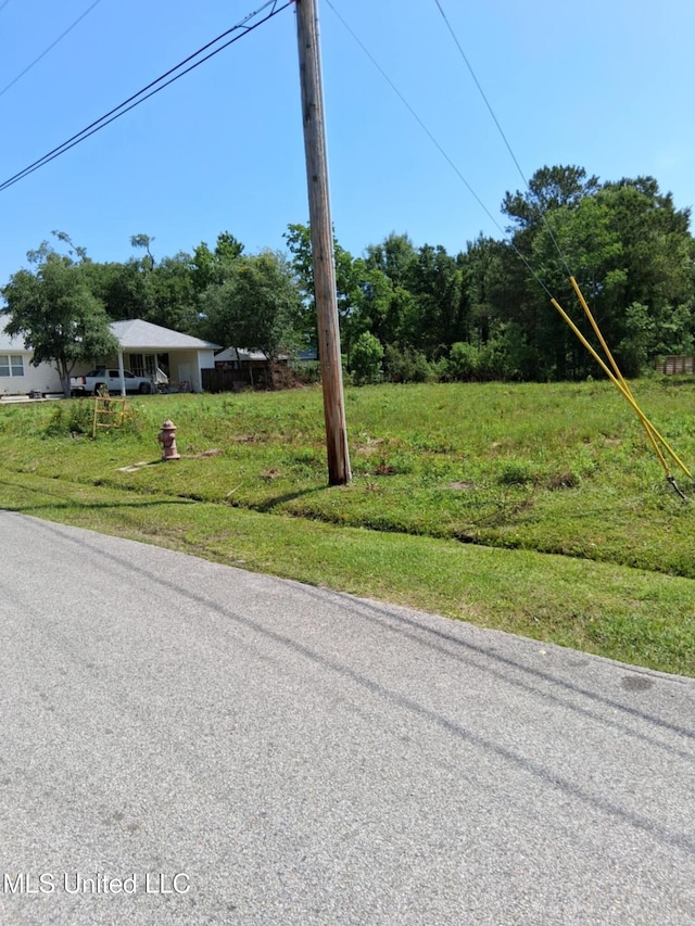 506 Sears Ave, Waveland, MS 39576