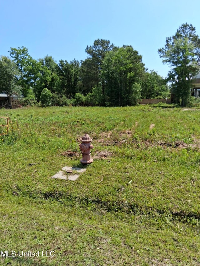 506 Sears Ave, Waveland, MS 39576