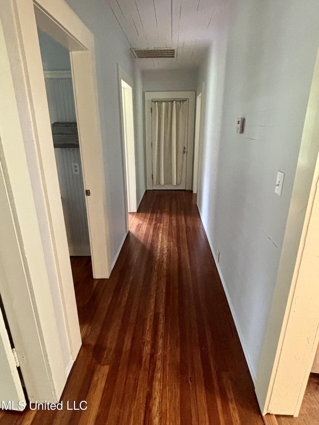 873 SCR 142, Morton, MS 39117 - hallway with hardwood / wood-style floors