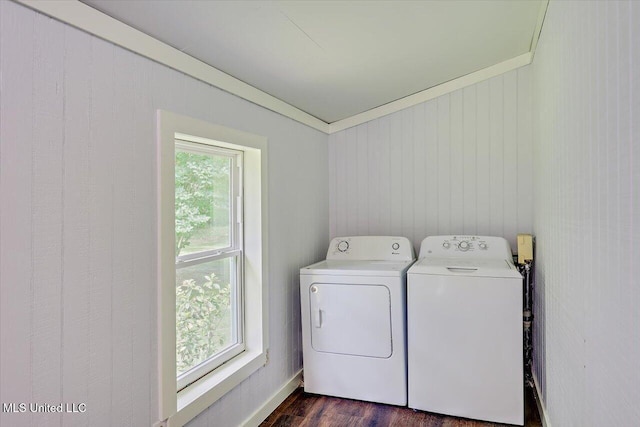 873 SCR 142, Morton, MS 39117 - laundry area featuring washer and clothes dryer and dark wood-style flooring