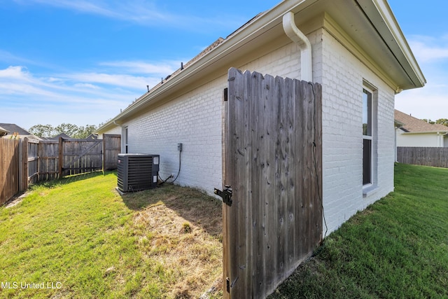 202 Crestwood Pl, Madison, MS 39110 - view of home's exterior with brick siding and a fenced backyard