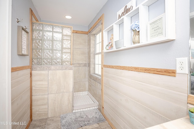 bathroom featuring tiled shower