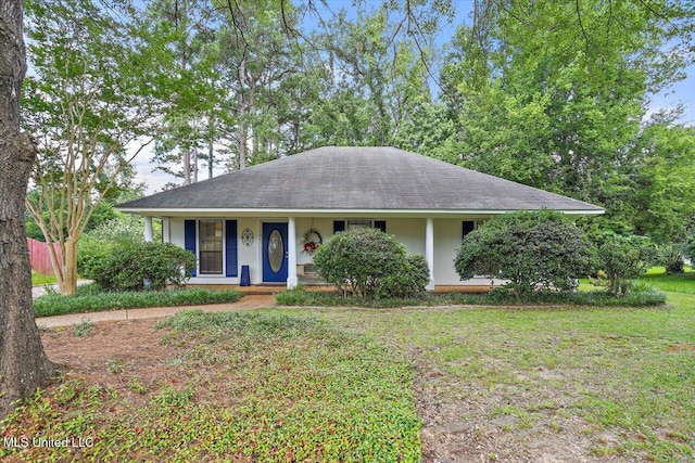 634 Twin Harbor Pl, Madison, MS 39110 - view of front facade featuring covered porch, stucco siding, a front lawn, and roof with shingles
