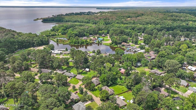 634 Twin Harbor Pl, Madison, MS 39110 - aerial view of property and surrounding area featuring a nearby body of water, a forest, and nearby suburban area