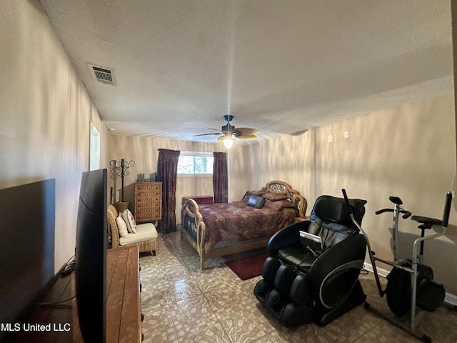 bedroom with ceiling fan