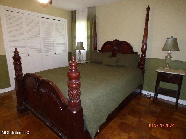 bedroom featuring a closet