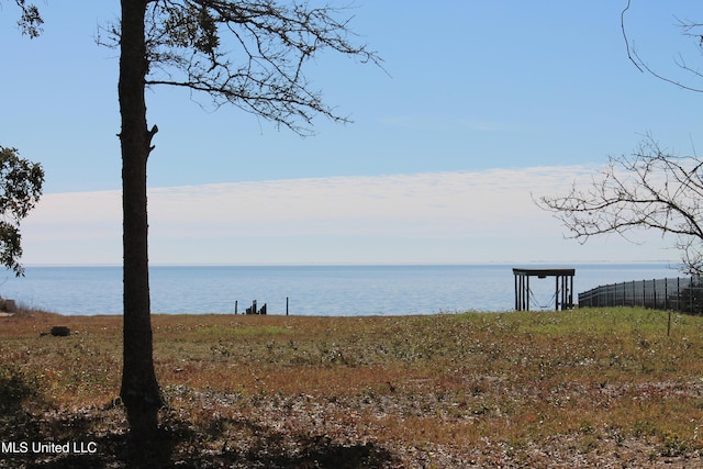 Listing photo 2 for 5009 E Belle Fontaine Rd, Ocean Springs MS 39564