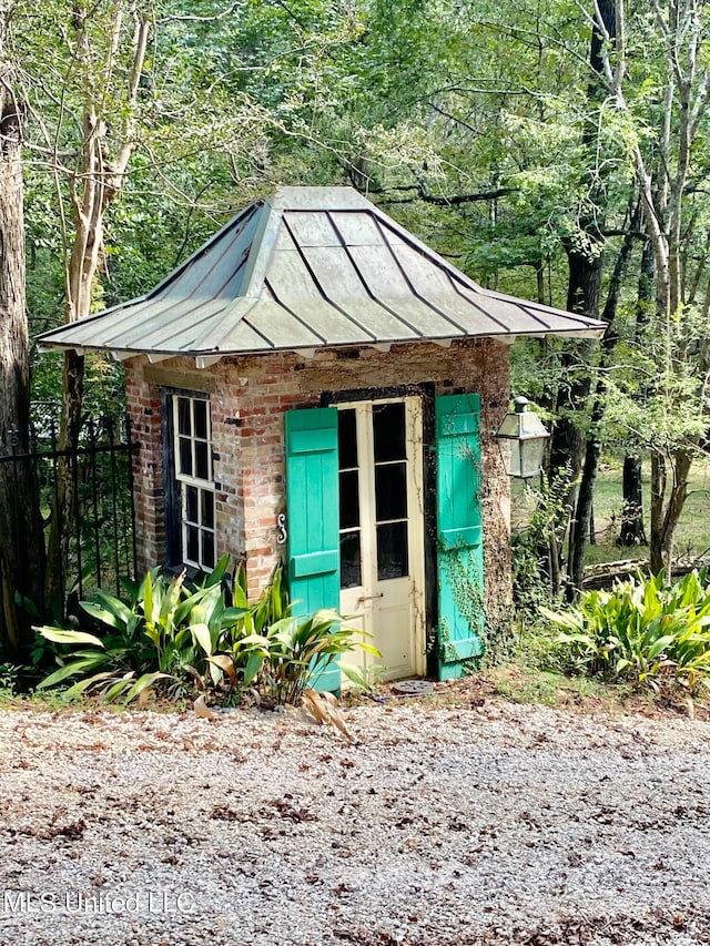 view of outbuilding