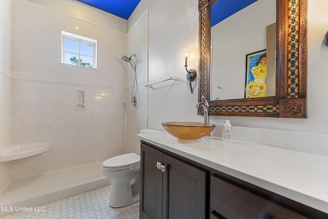 31 Poplar Cir, Gulfport, MS 39507 - bathroom with vanity and a tile shower