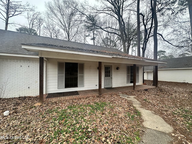 view of front of property