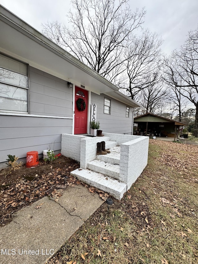 view of property entrance