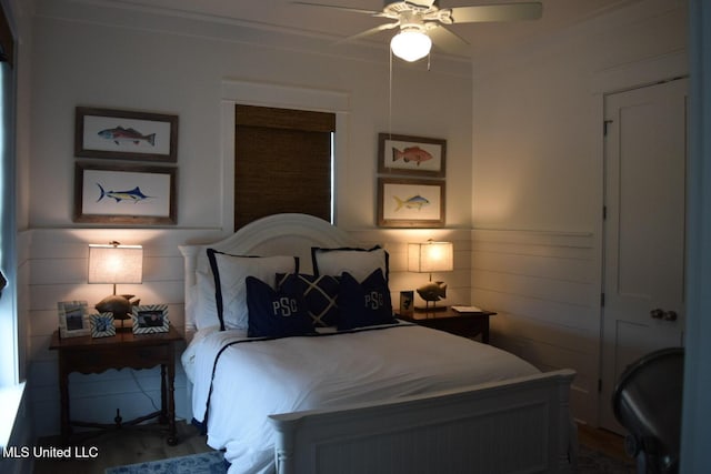 bedroom with a ceiling fan