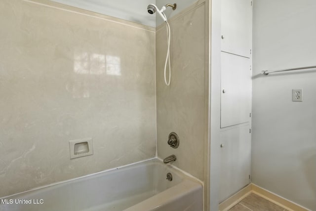 bathroom featuring shower / tub combination