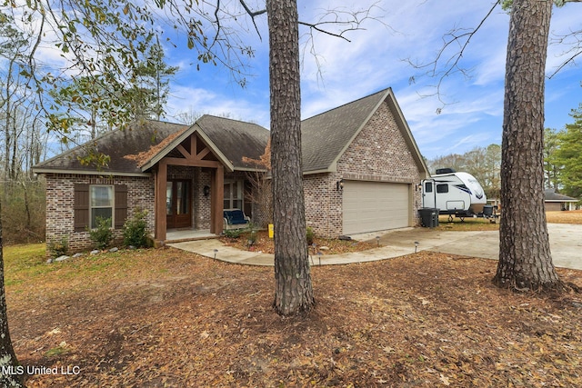 view of front facade featuring a garage