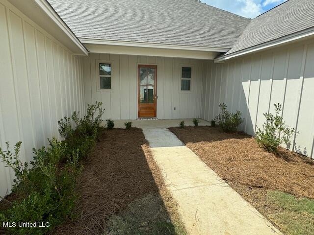 property entrance with a porch