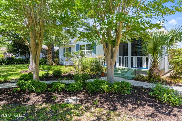 211 Demontluzin Ave, Bay Saint Louis, MS 39520 - view of front of house featuring a porch