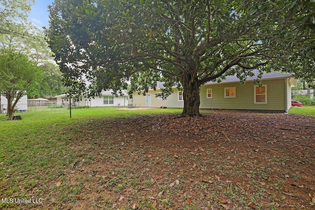 233 Allstate Dr, Jackson, MS 39211 - view of grassy yard