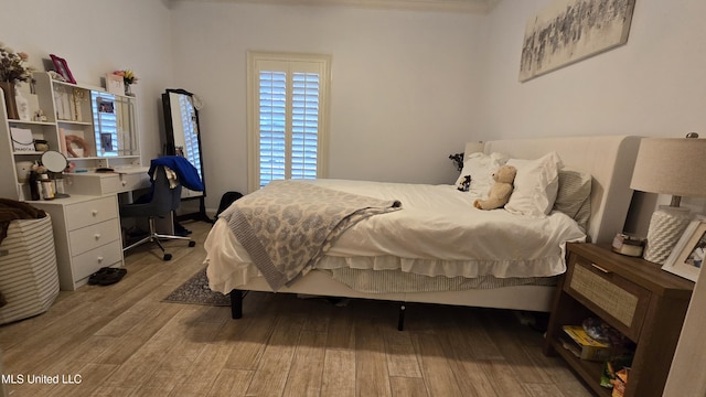 312 Grandview Ct, Pearl, MS 39208 - bedroom featuring wood finished floors and a desk