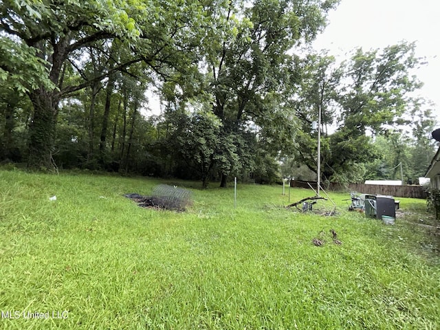 99 SW Railroad Rd, Roxie, MS 39661 - view of yard