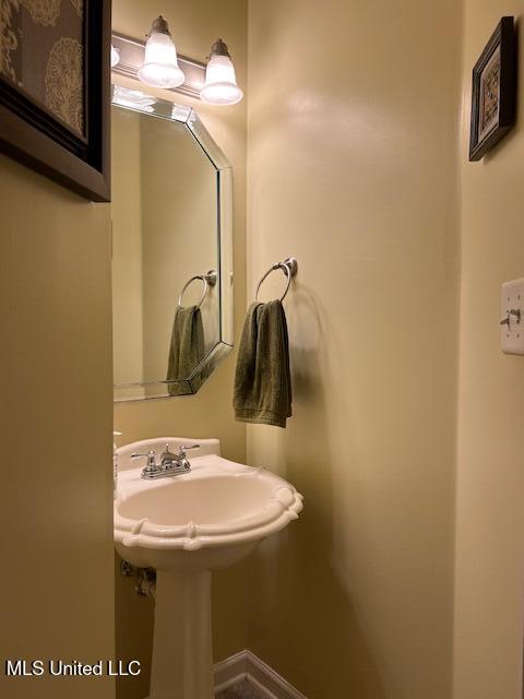 211 Fairway Trace Dr, Hernando, MS 38632 - view of bathroom