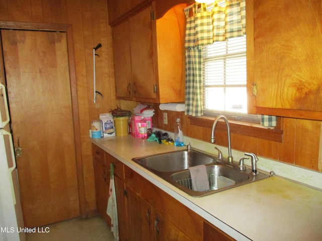 kitchen featuring sink