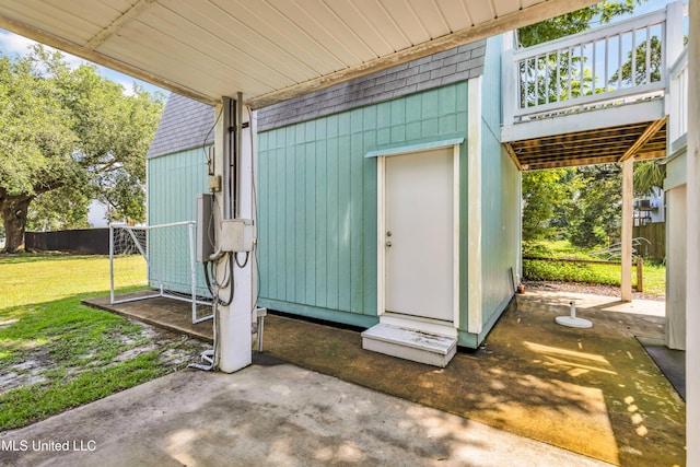 112 Vista Dr, Pass Christian, MS 39571 - view of exterior entry with a patio area
