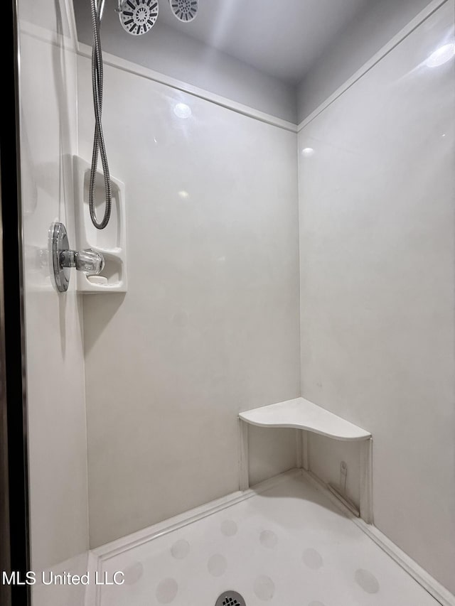 110 Frye Rd, Hattiesburg, MS 39401 - full bathroom with a shower