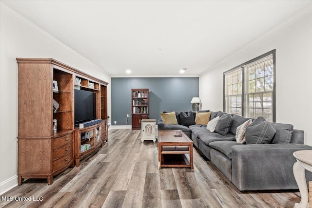 78 Bayou Cir, Gulfport, MS 39507 - living area featuring crown molding, wood finished floors, baseboards, and recessed lighting