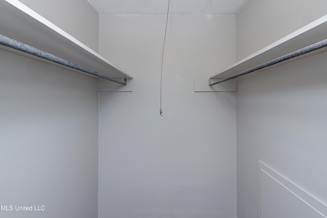 828 Briarwood Dr, Jackson, MS 39211 - view of spacious closet