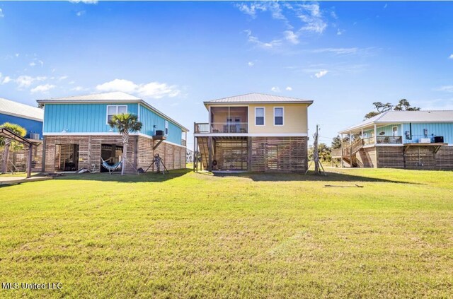 124 Arkansas Ave, Gulfport, MS 39507 - back of property with a yard