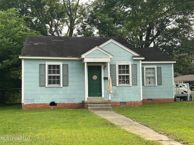 800 Deering St, Cleveland, MS 38732 - bungalow-style home with crawl space and entry steps