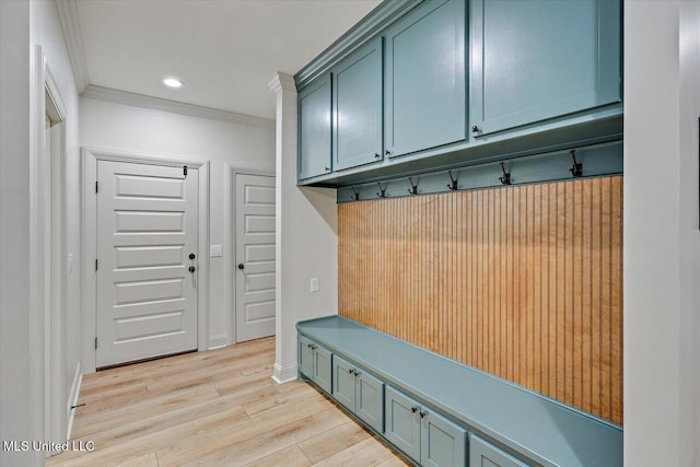 mudroom with baseboards, ornamental molding, light wood-type flooring, and recessed lighting