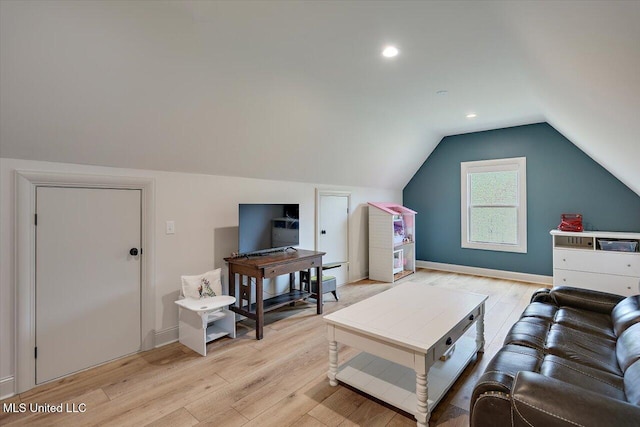 living area featuring vaulted ceiling, recessed lighting, light wood-type flooring, and baseboards