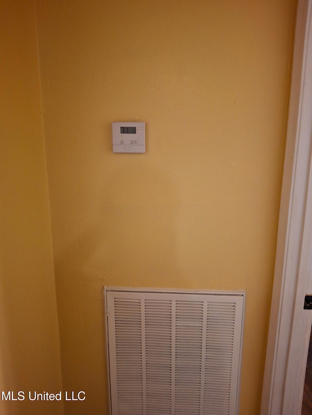interior details featuring visible vents