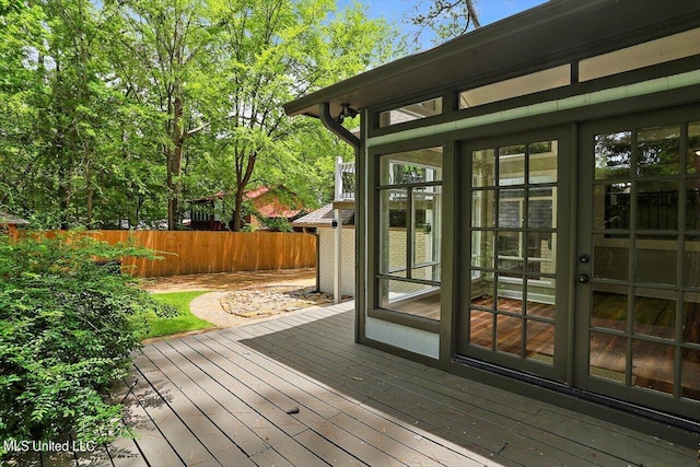 4441 Wedgewood St, Jackson, MS 39211 - deck with fence