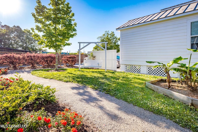 view of yard featuring fence