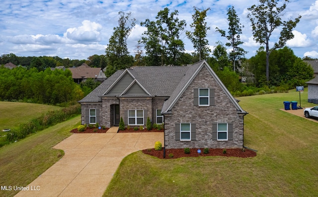 craftsman house with a front lawn