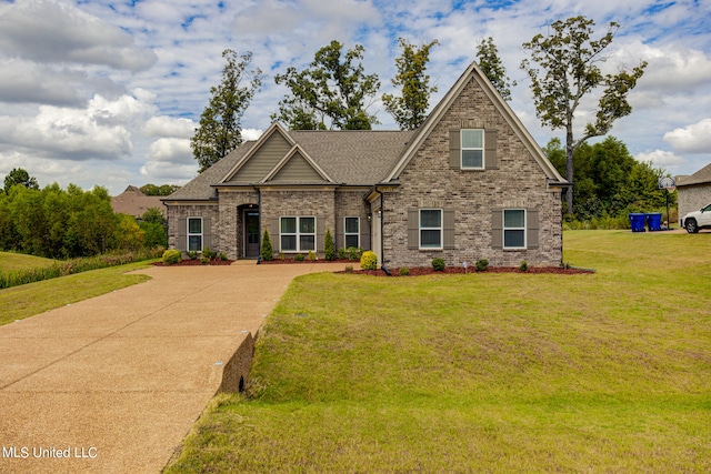 craftsman house with a front lawn