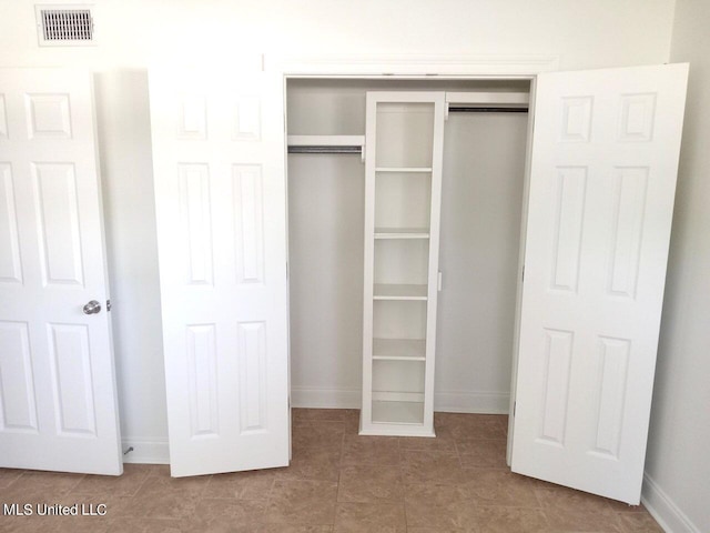 502 Dorsett Dr, Indianola, MS 38751 - view of closet