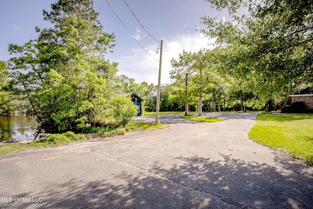 8113 Barron Rd, Moss Point, MS 39562 - view of asphalt road