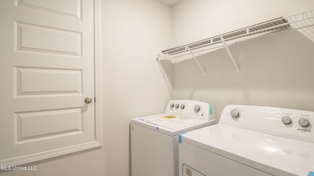 169 Mill Ct, Lucedale, MS 39452 - laundry room featuring separate washer and dryer