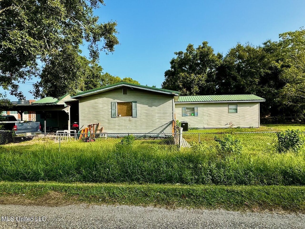 view of side of home