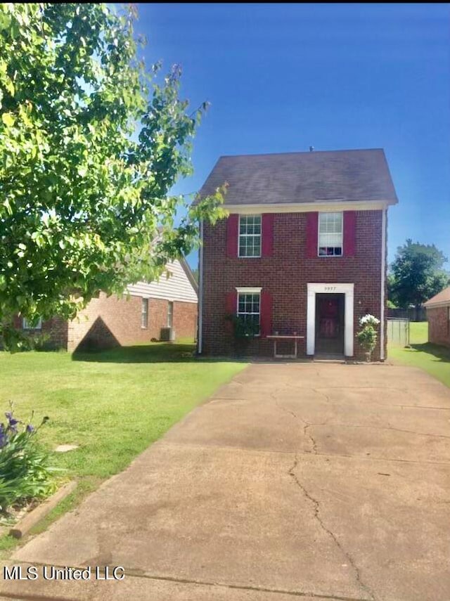 exterior space with a yard