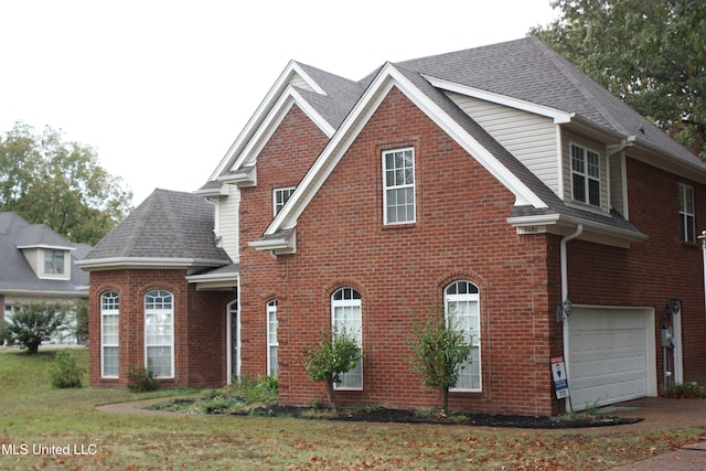 view of front facade with a garage