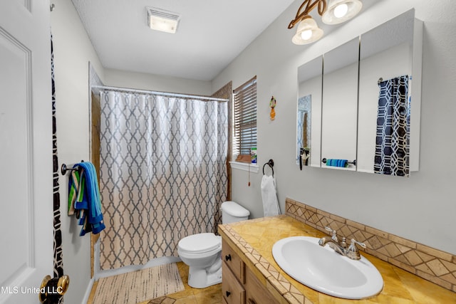 3005 Robalo Dr, Gautier, MS 39553 - full bath with vanity and tile patterned flooring