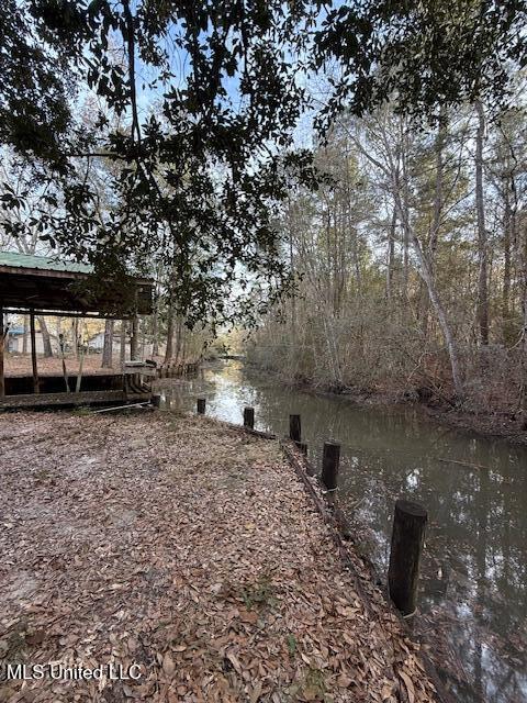 Listing photo 2 for 2498 Bayou Oaks St, Gautier MS 39553