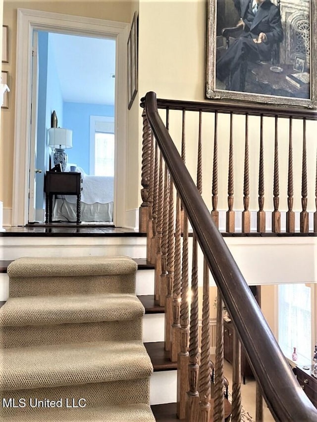 707 State St Unit 705, Natchez, MS 39120 - view of stairway